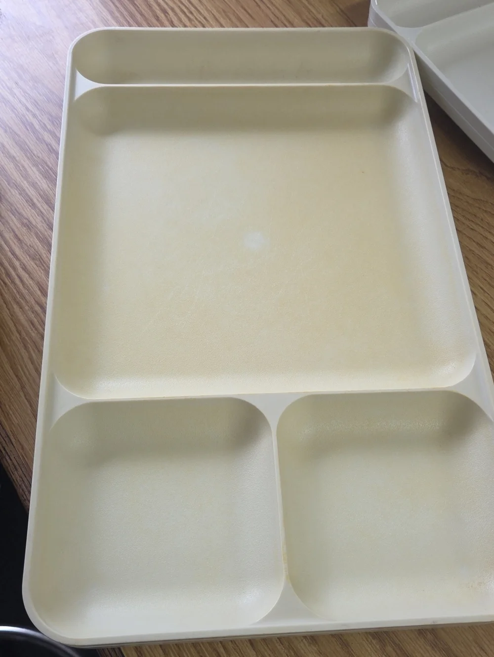 4 Tupperware Cream Cafeteria Divided Lunch Trays Camping